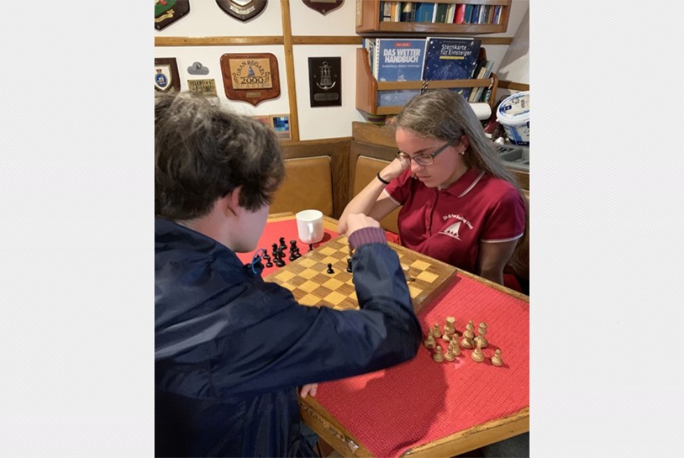 Интеллектуальный досуг Студентка кафедры зоологии и общей биологии покоряет Балтийское море