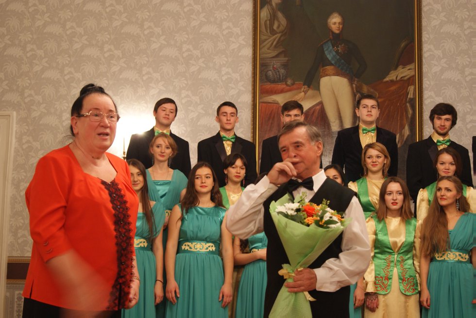 ����������