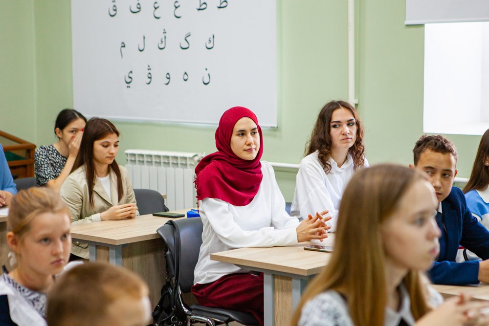 Кафедра татарской филологии Елабужского института КФУ провела конкурс чтецов 'Иң гүзәл кеше икәнсез' Кафедра татарской филологии Елабужского института КФУ провела конкурс чтецов 'Иң гүзәл кеше икәнсез'