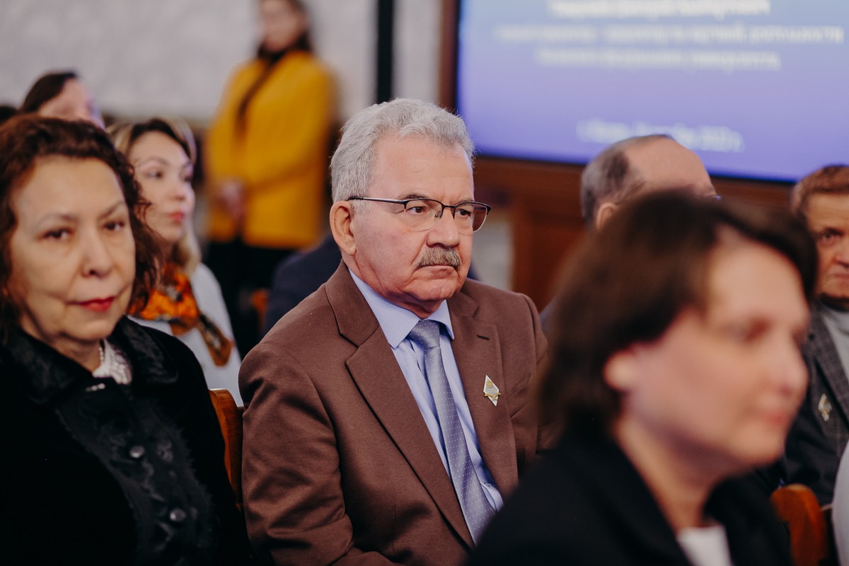 Константин Могилевский: 'КФУ ? один из лидирующих университетов по подготовке историков' Константин Могилевский: 'КФУ ? один из лидирующих университетов по подготовке историков'