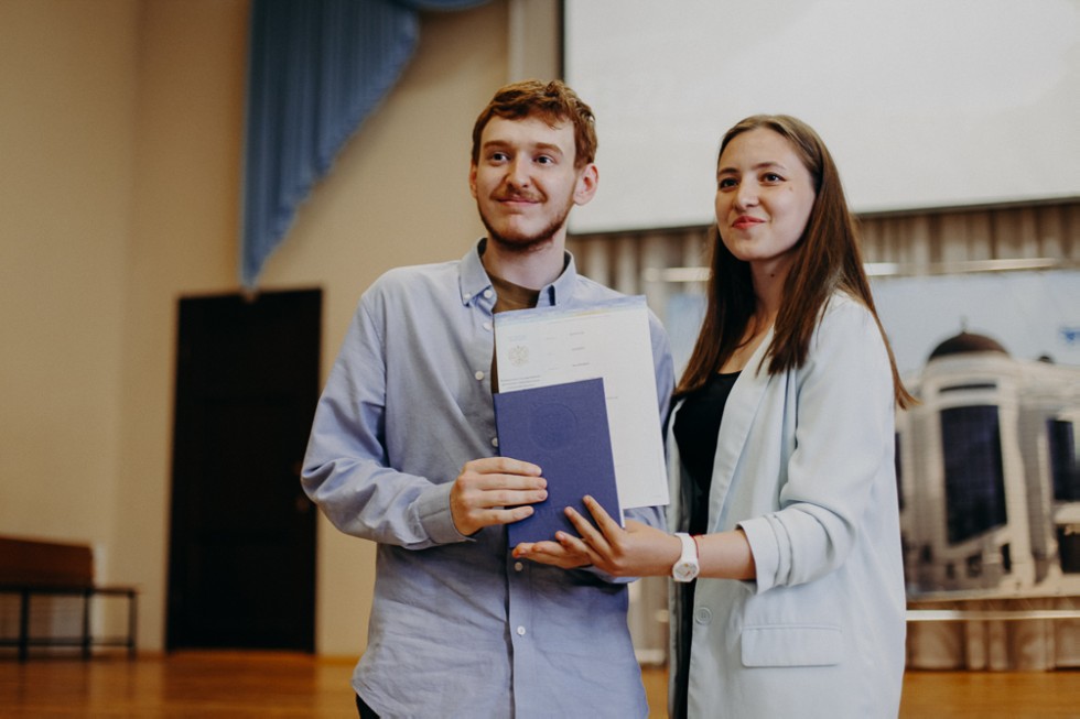 Состоялось торжественное вручение дипломов выпускникам бакалавриата по направлению Состоялось торжественное вручение дипломов выпускникам бакалавриата по направлению
