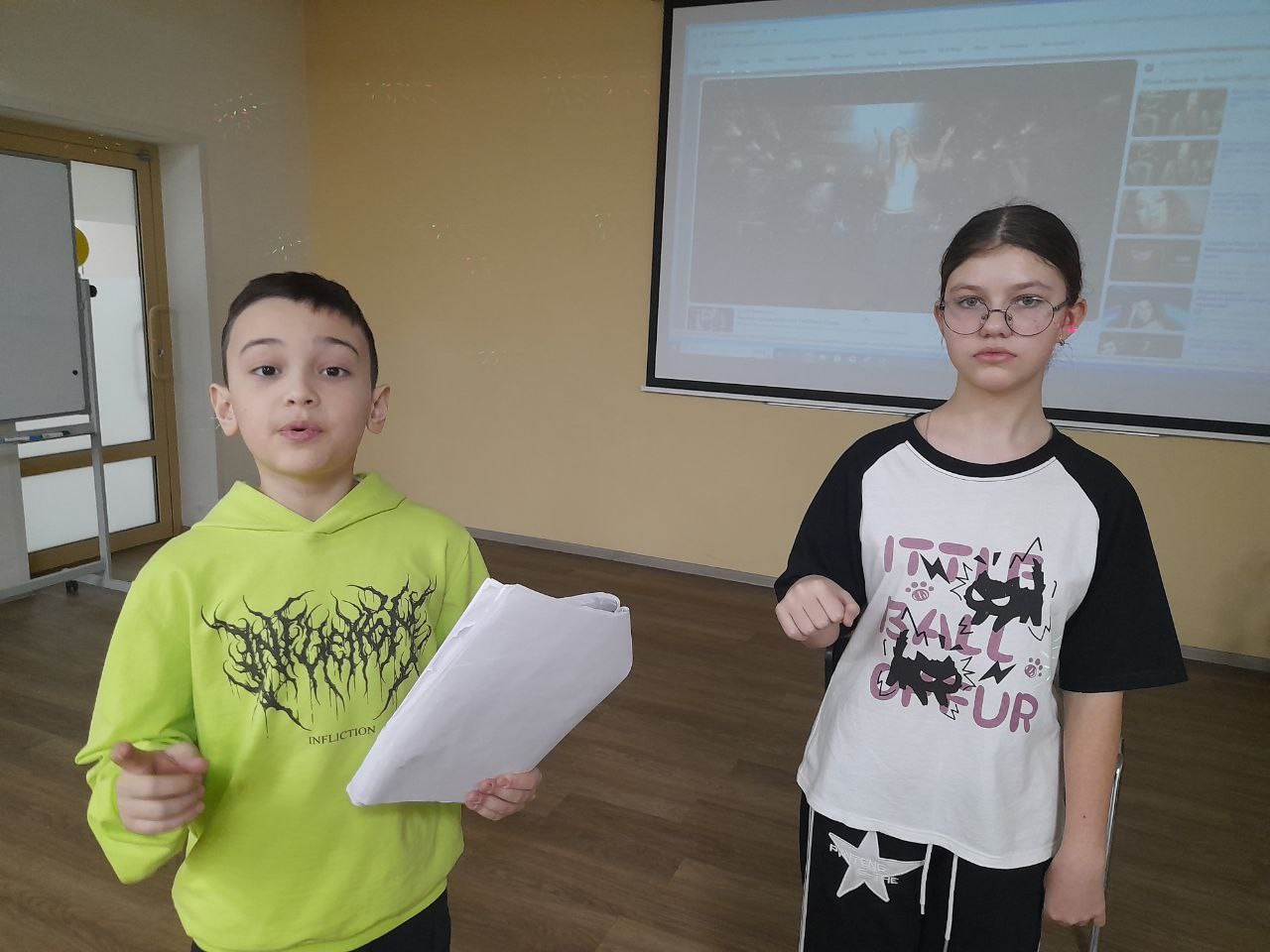 Репетиция детского спектакля по повести 'Маленький принц' в детском театре КФУ 'Радуга' Репетиция детского спектакля по повести 'Маленький принц' в детском театре КФУ 'Радуга'