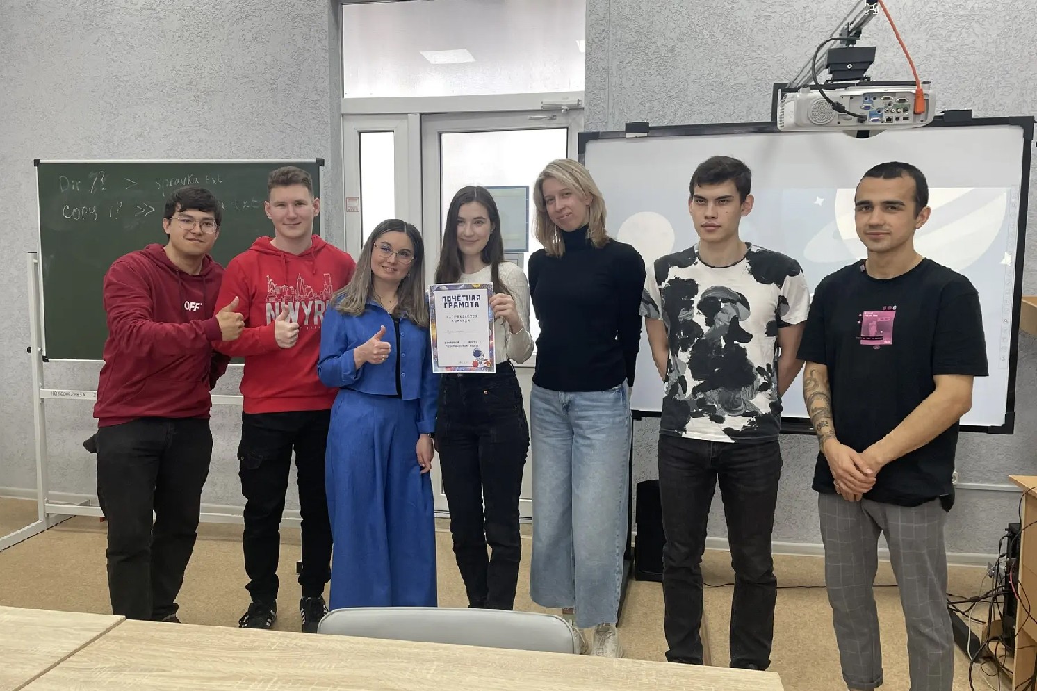 Абитуриенту: твой путь в ИТ начинается здесь Абитуриенту: твой путь в ИТ начинается здесь