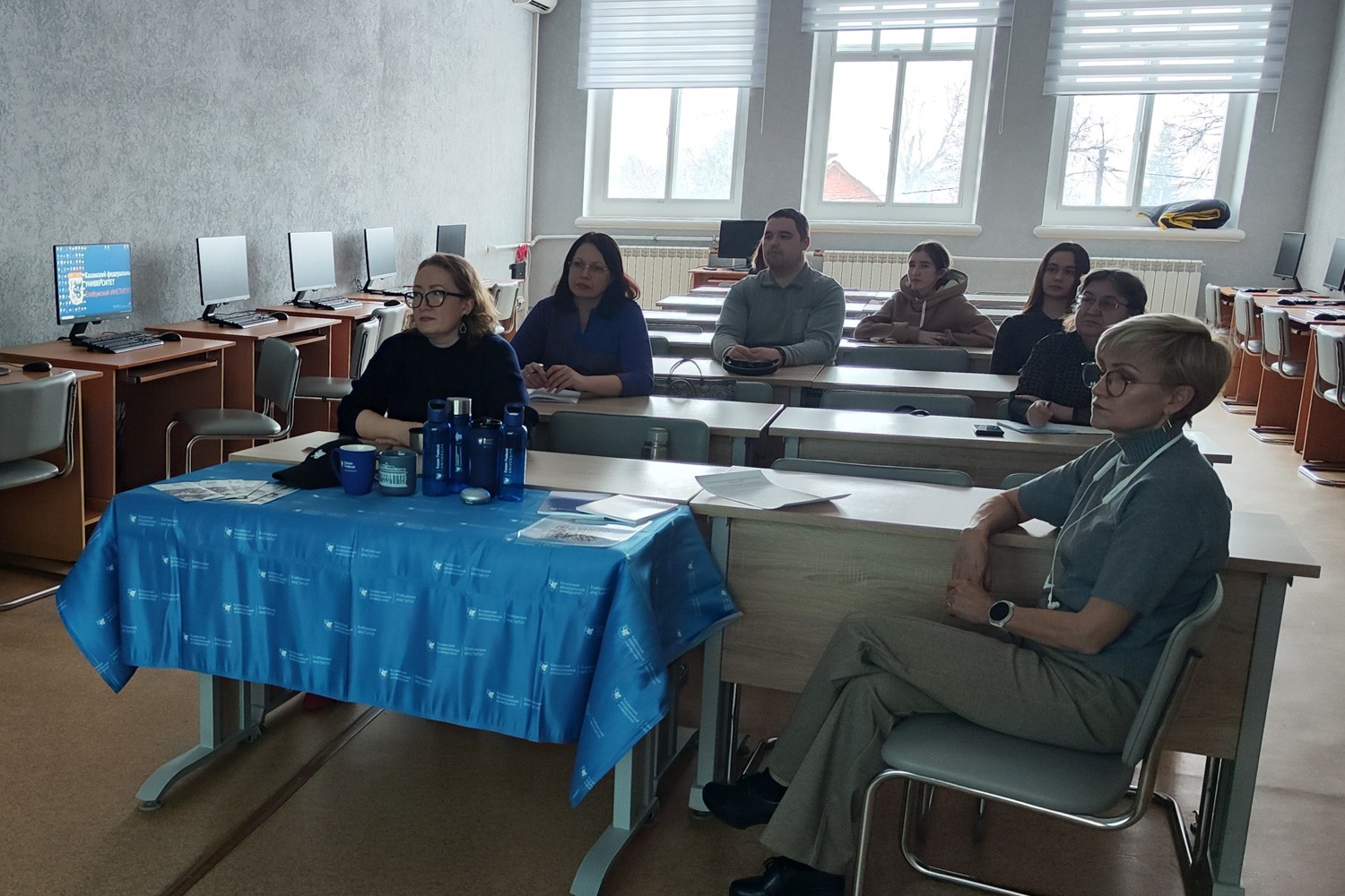 В Елабужском институте КФУ состоялся учебно-методический семинар 'Особенности КИМ по математике и информатике ЕГЭ-2026' В Елабужском институте КФУ состоялся учебно-методический семинар 'Особенности КИМ по математике и информатике ЕГЭ-2026'