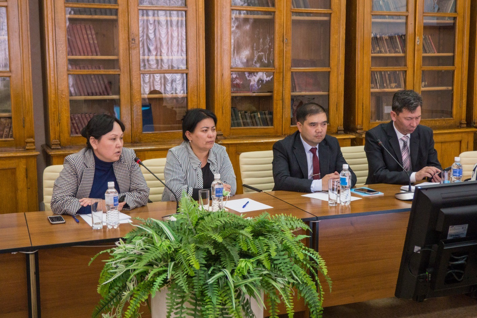 21 марта преподаватели отделения математики и естественных наук приняли участие в двух семинарах с профессорско-преподавательским составом Кыргызско-Узбекского Международного университета имени Б. Сыдыкова Кыргызской Республики 21 марта преподаватели отделения математики и естественных наук приняли участие в двух семинарах с профессорско-преподавательским составом Кыргызско-Узбекского Международного университета имени Б. Сыдыкова Кыргызской Республики