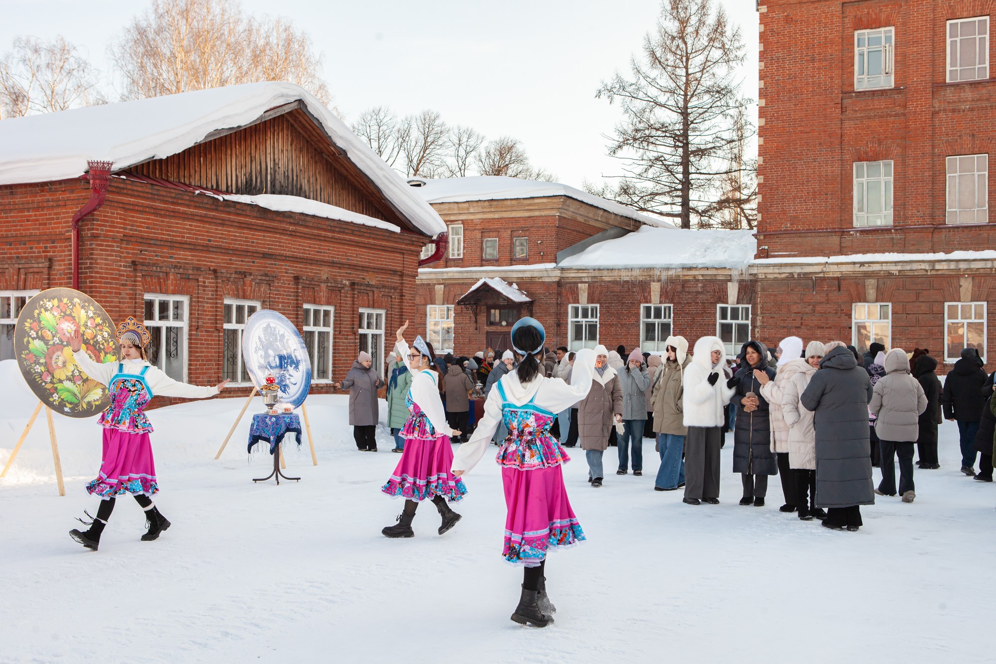Масленица в Елабужском институте КФУ: блины, игры и проводы зимы Масленица в Елабужском институте КФУ: блины, игры и проводы зимы