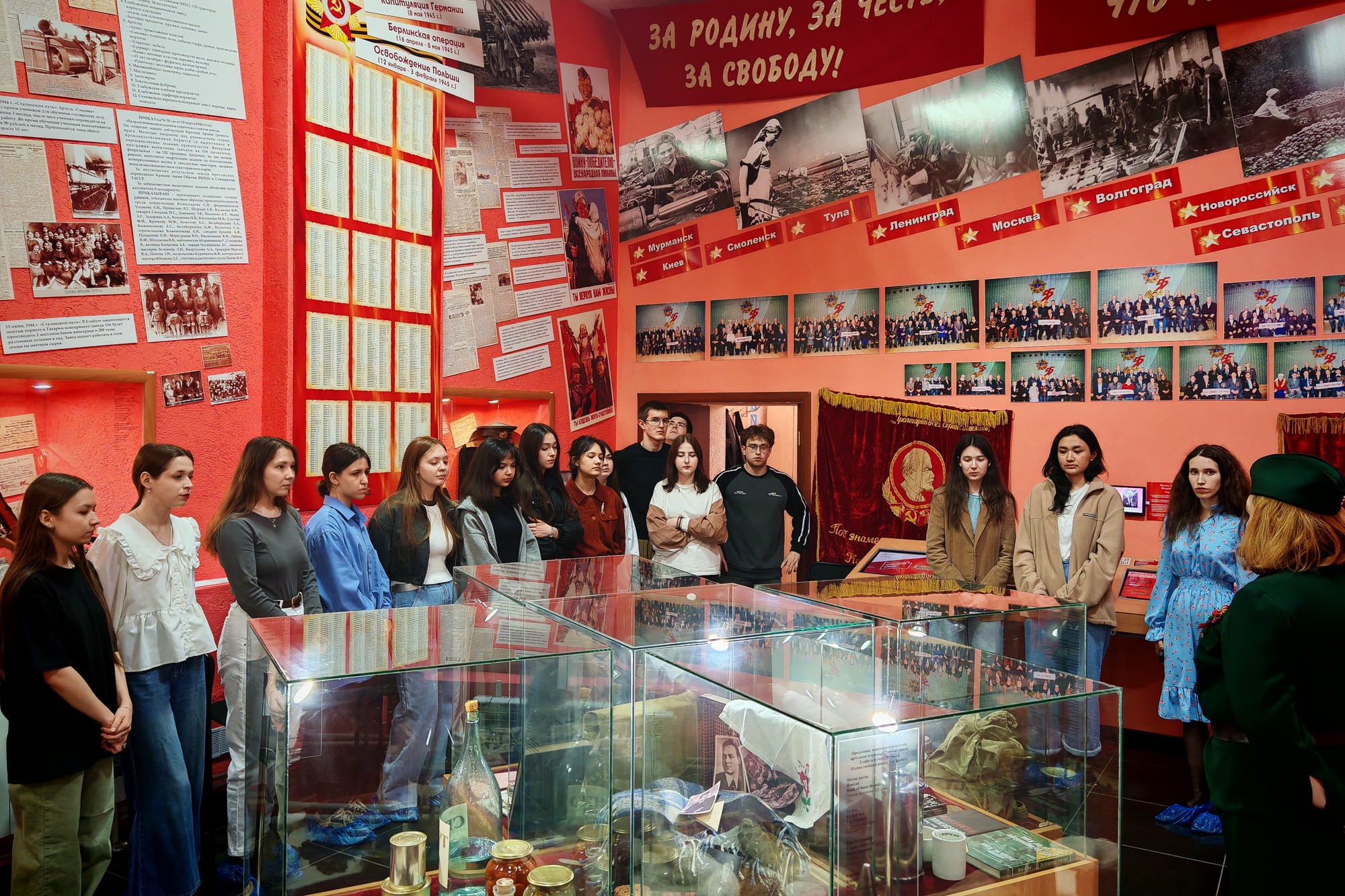 Студенты Елабужского института КФУ посетили Музей памяти Студенты Елабужского института КФУ посетили Музей памяти