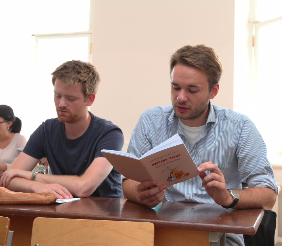 Singing Russian Songs Helps Foreign Students Learn Russian