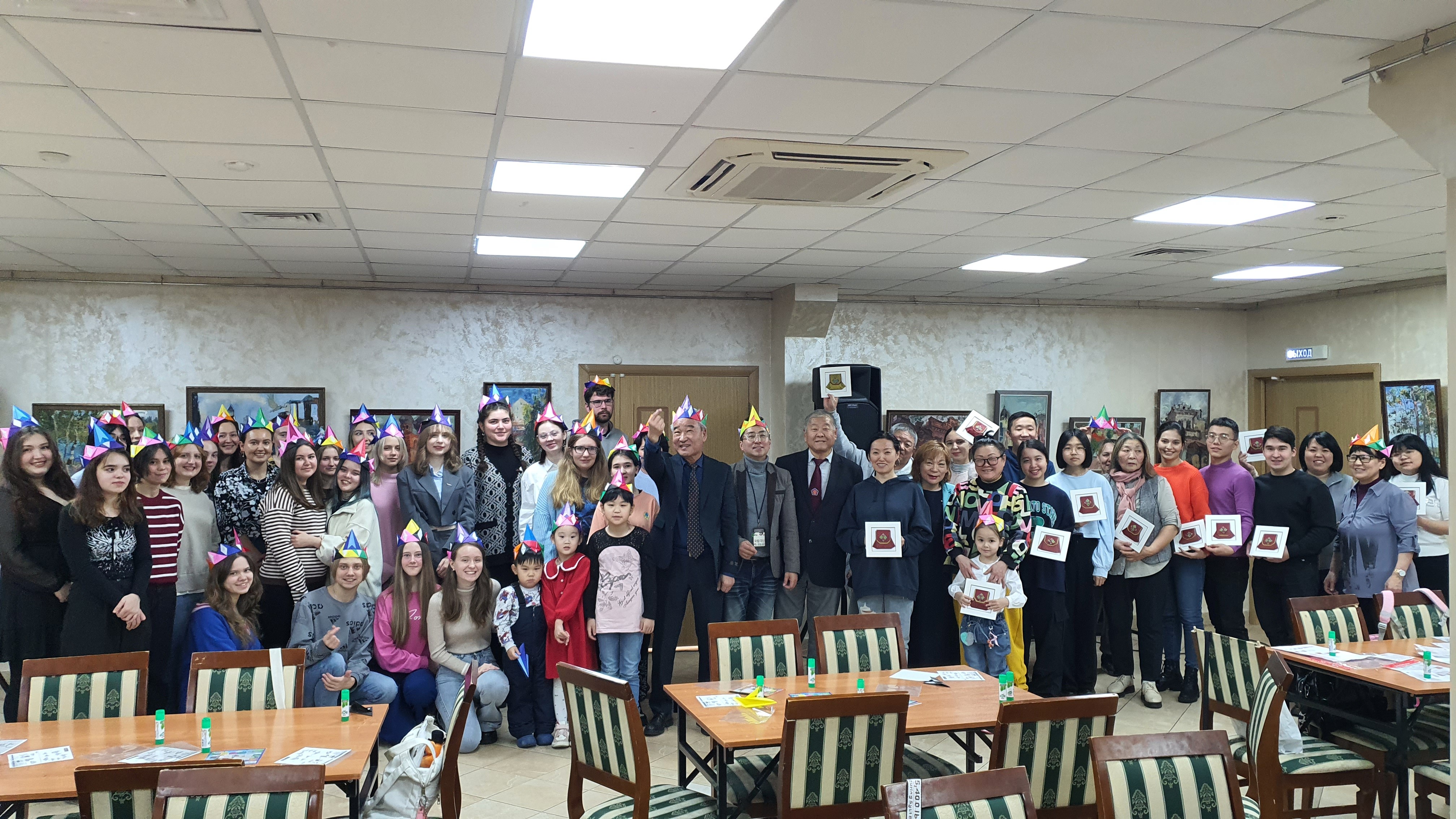 На базе КФУ прошли мастер-классы по корейскому искусству складывания бумаги - 'чоничопки' На базе КФУ прошли мастер-классы по корейскому искусству складывания бумаги - 'чоничопки'