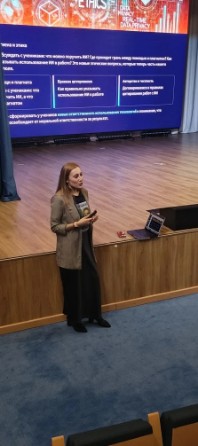 Умный помощник в классе: как ИИ поддерживает учителей гуманитарных дисциплин Умный помощник в классе: как ИИ поддерживает учителей гуманитарных дисциплин