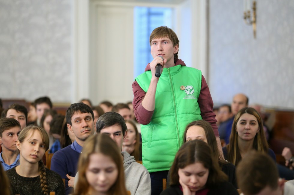 Chairman of State Duma Committee for Ecology and Environmental Protection Met with Students