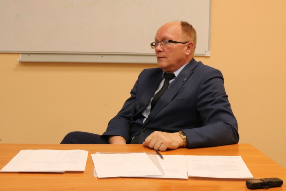 ������ ����� ����