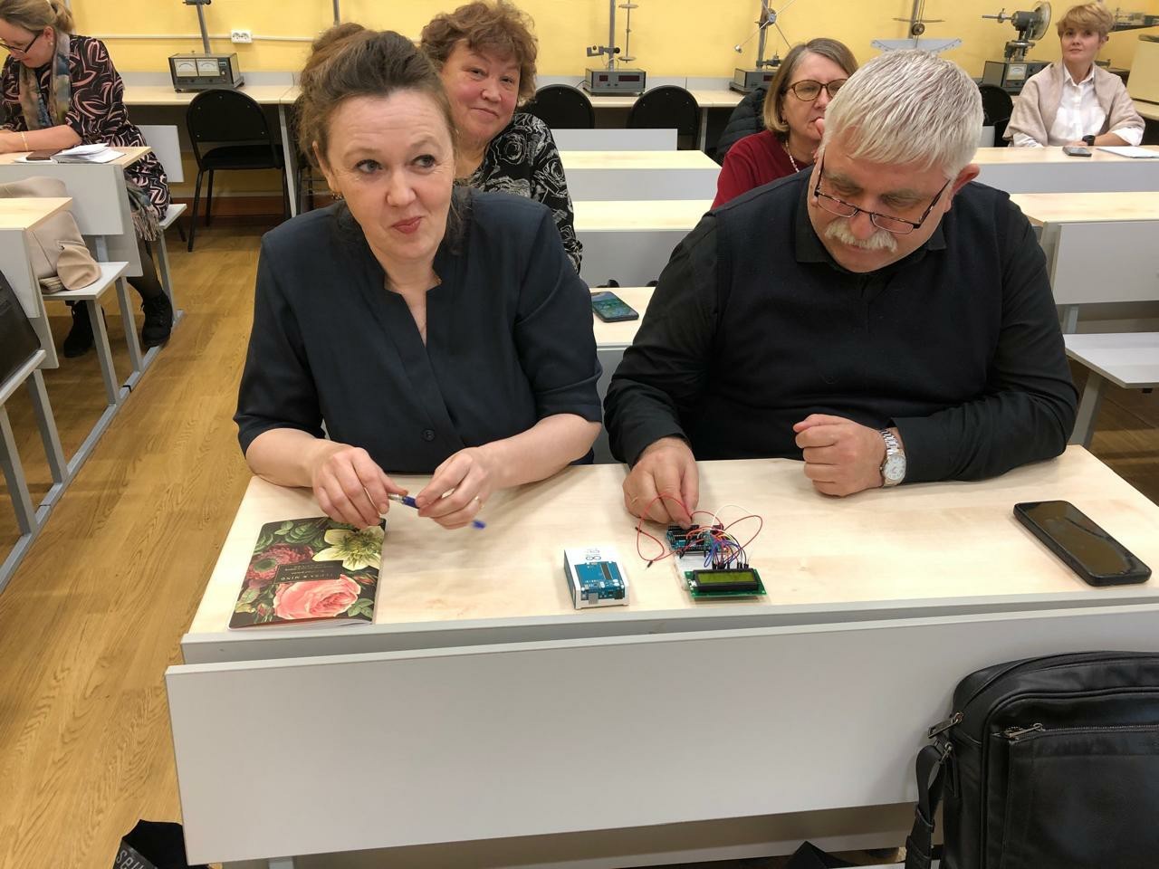 С 18 по 29 ноября 2024 г. в Елабужском институте под руководством доцента кафедры физики Красновой Л.А. и доцента кафедры математики и прикладной информатики Анисимовой Т.И. прошли бюджетные курсы повышения квалификации для учителей физики и математики. С 18 по 29 ноября 2024 г. в Елабужском институте под руководством доцента кафедры физики Красновой Л.А. и доцента кафедры математики и прикладной информатики Анисимовой Т.И. прошли бюджетные курсы повышения квалификации для учителей физики и математики.