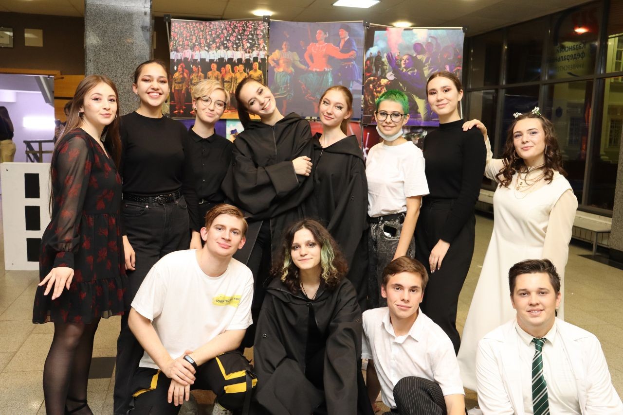 Творческий коллектив 'Между строк' Творческий коллектив 'Между строк'