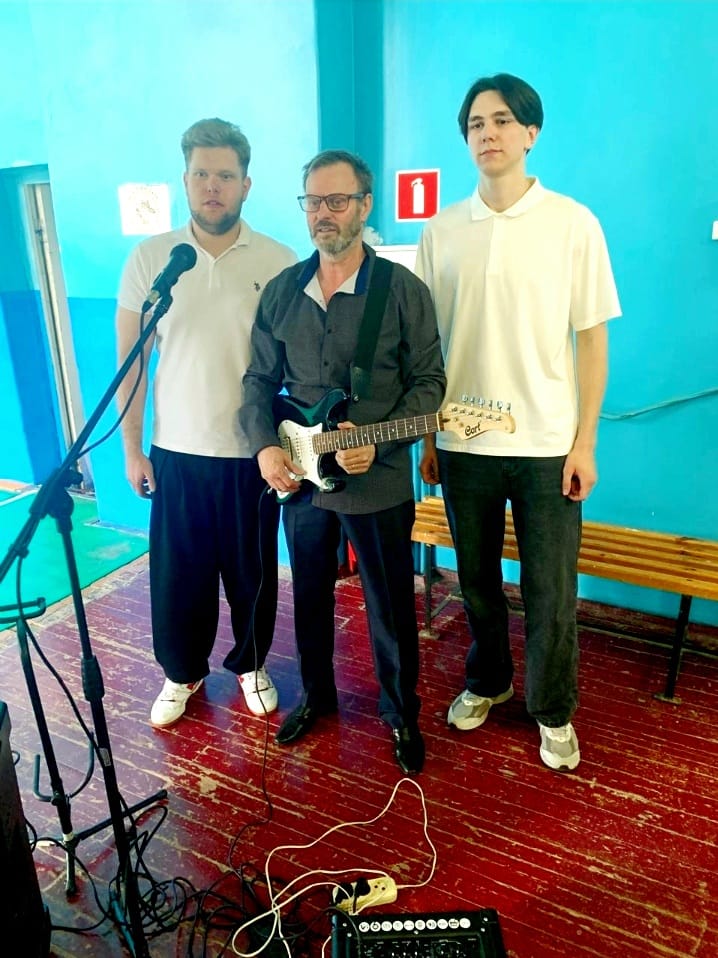 Ветераны и студенты КФУ знают и верят: ' Нам нужна одна победа, одна на всех. Мы за ценой не постоим?' Ветераны и студенты КФУ знают и верят: ' Нам нужна одна победа, одна на всех. Мы за ценой не постоим?'