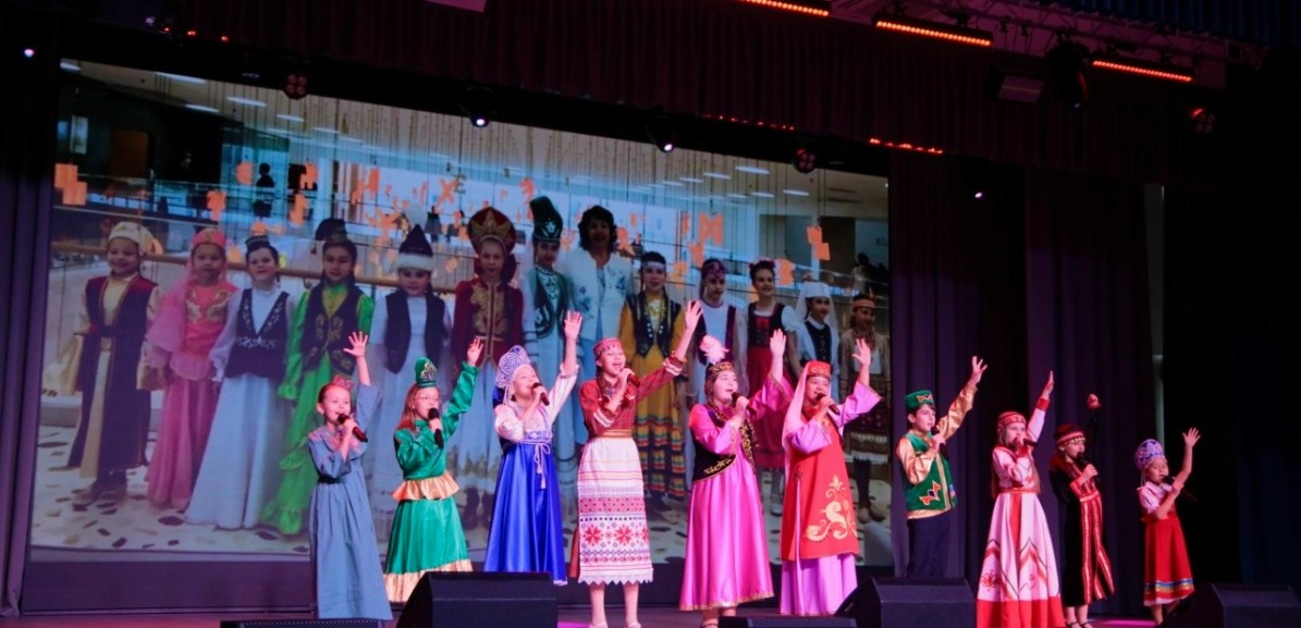 'Год Фукса' открыт:
Праздник науки, культуры и единства народов в Казани 'Год Фукса' открыт:
Праздник науки, культуры и единства народов в Казани