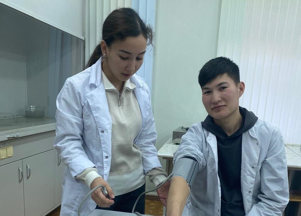 Студенты Елабужского института КФУ работают с детьми с особыми образовательными потребностями Студенты Елабужского института КФУ работают с детьми с особыми образовательными потребностями