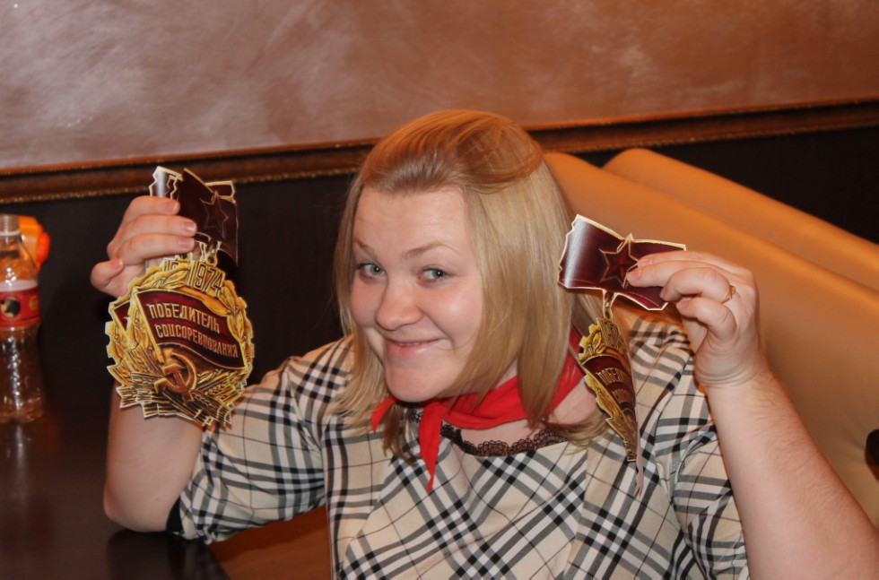 �������