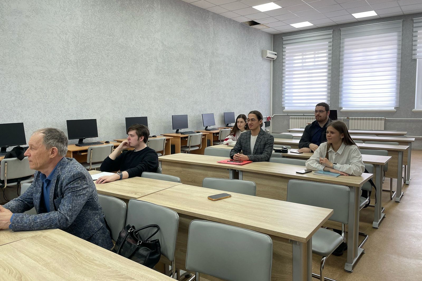 В рамках Итоговой научно-образовательной конференции студентов Казанского федерального университета на кафедре математики и прикладной информатики состоялась работа секций. В рамках Итоговой научно-образовательной конференции студентов Казанского федерального университета на кафедре математики и прикладной информатики состоялась работа секций.