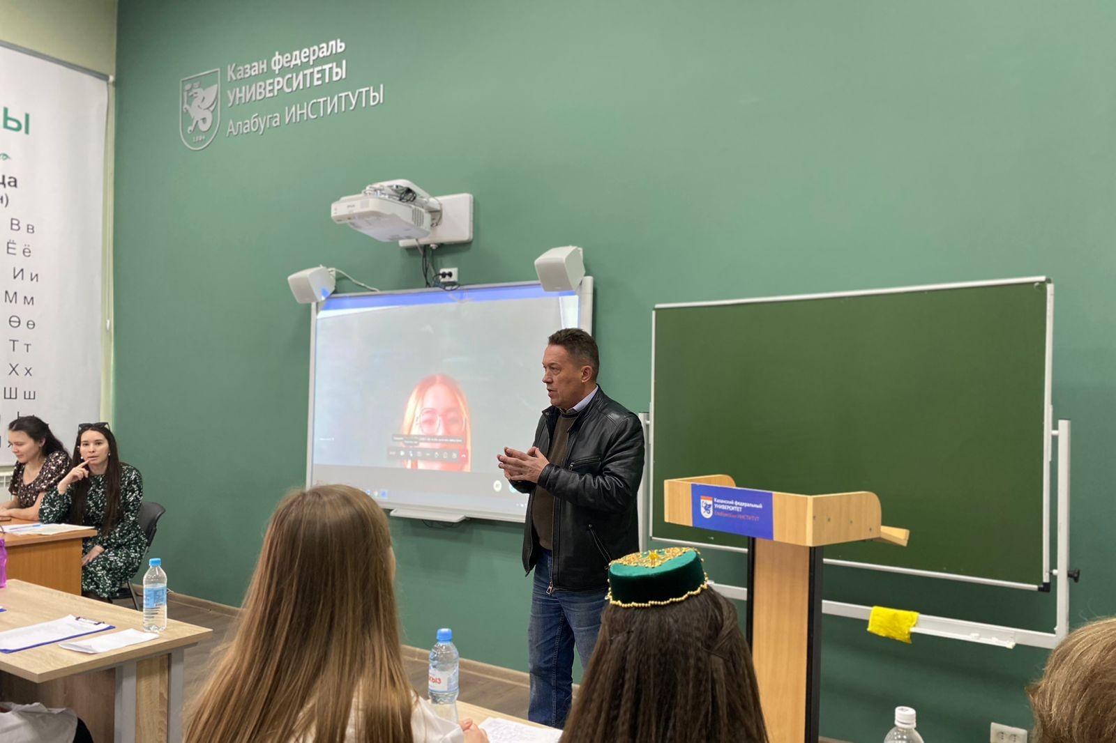 27 апреля при кафедре татарской филологии прошел Всероссийский творческий конкурс обучающихся 'Каурый каләм' 27 апреля при кафедре татарской филологии прошел Всероссийский творческий конкурс обучающихся 'Каурый каләм'