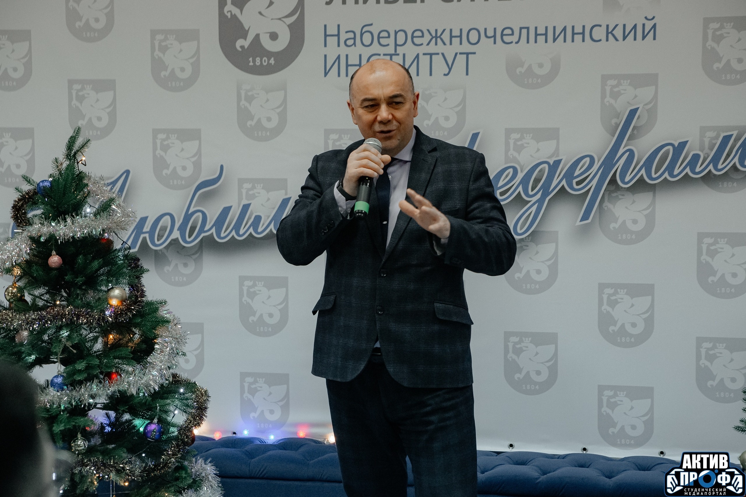 Лучшие студенты НЧИ КФУ Лучшие студенты НЧИ КФУ