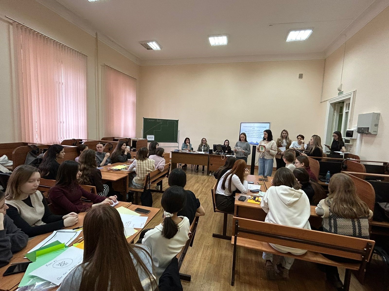 Бизнес-игра на английском языке: филология, экономика и традиции КФУ Бизнес-игра на английском языке: филология, экономика и традиции КФУ