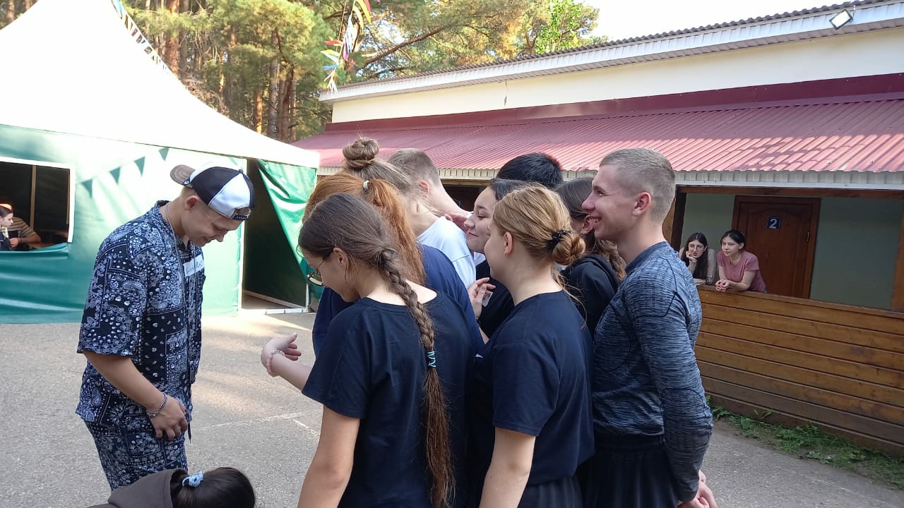 Тренинг на командообразование Тренинг на командообразование