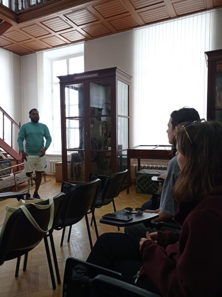 Центр изучения Индии организовал встречу паравелосипедиста из Ассама со студентами Казанского университета Центр изучения Индии организовал встречу паравелосипедиста из Ассама со студентами Казанского университета