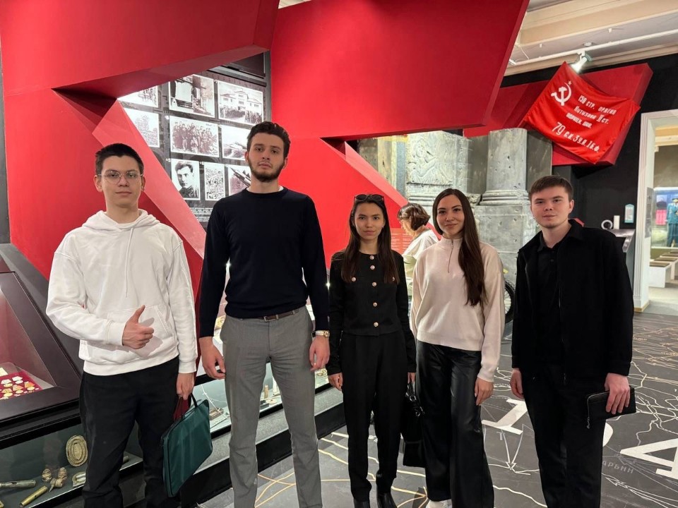 Кураторские часы, посвященные героям Великой Отечественной войны Кураторские часы, посвященные героям Великой Отечественной войны