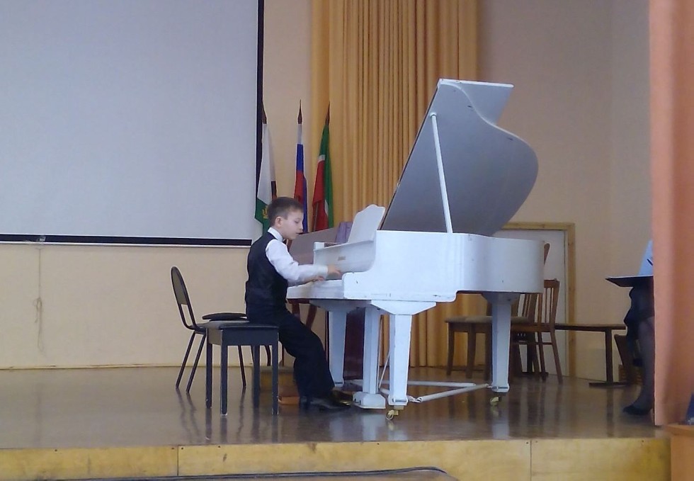 Преемственность поколений ? школа-вуз в аспекте искусства фортепианного исполнительства Преемственность поколений ? школа-вуз в аспекте искусства фортепианного исполнительства