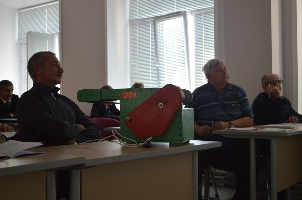 ����� ��������� ���� ������������� 