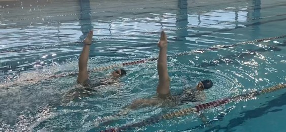 Предновогодний турнир по синхронному плаванию среди студентов третьекурсников ИФМиБ Предновогодний турнир по синхронному плаванию среди студентов третьекурсников ИФМиБ