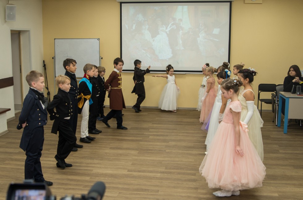 В детском театре КФУ 'Радуга' прошла премьера спектакля 'Россия мне раскрылась в тебе, Казанский университет!' В детском театре КФУ 'Радуга' прошла премьера спектакля 'Россия мне раскрылась в тебе, Казанский университет!'