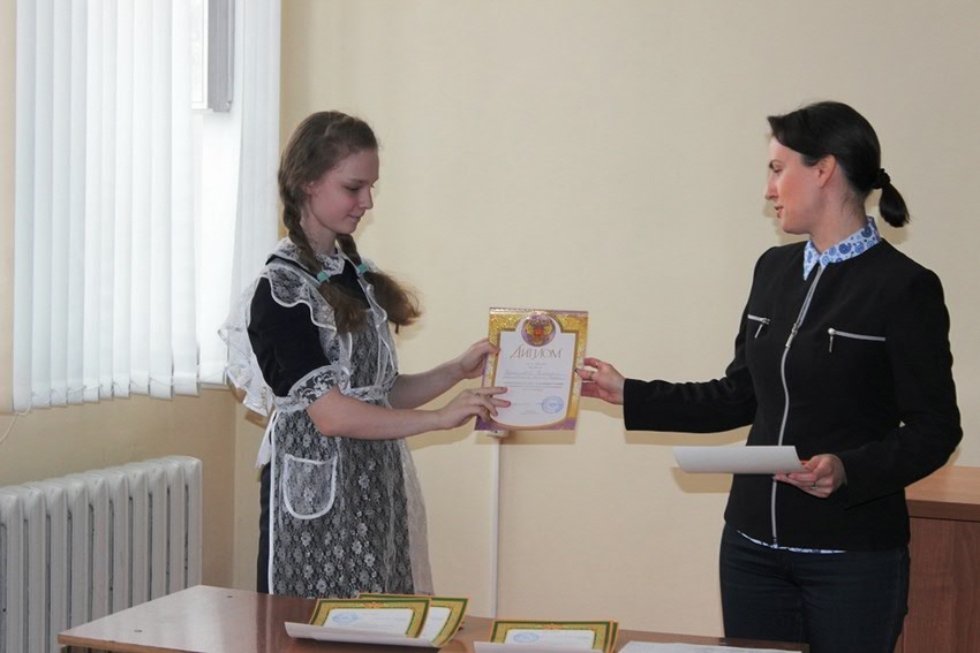 'Я знаю, что много чудесного видит земля...' 'Я знаю, что много чудесного видит земля...'