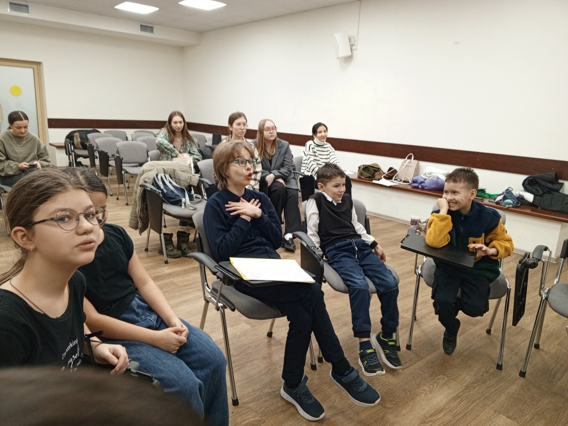 Развивающие занятия в детском театре КФУ 'Радуга' Развивающие занятия в детском театре КФУ 'Радуга'