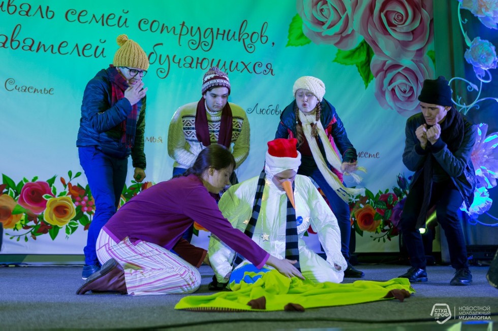 Творческий коллектив 'Между строк' Творческий коллектив 'Между строк'