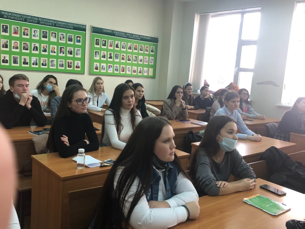 'Шаһнамәче' белән очрашу' 'Шаһнамәче' белән очрашу'