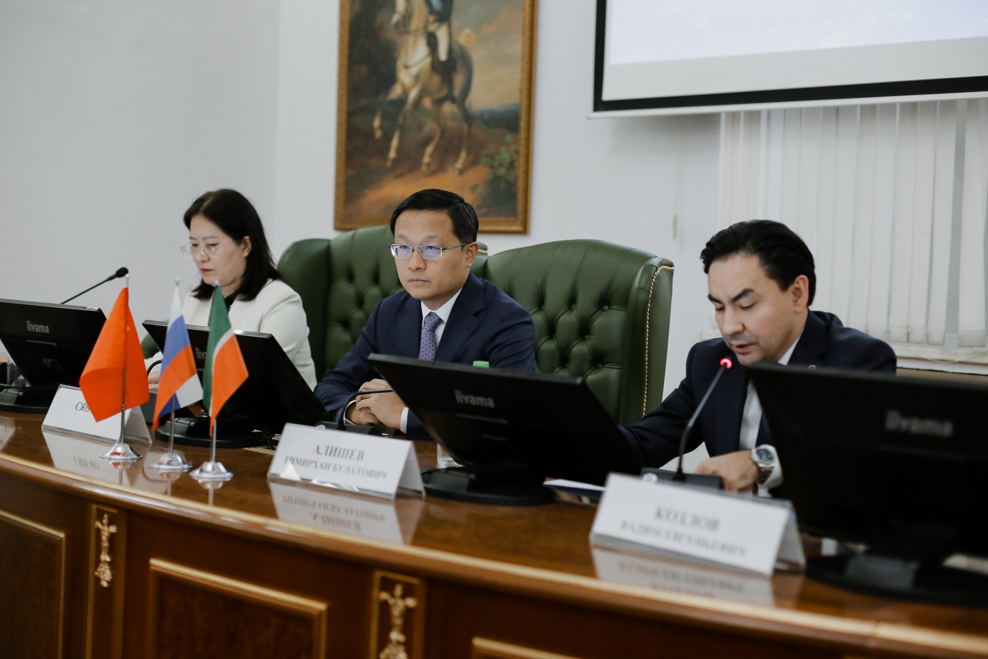 ������-�����