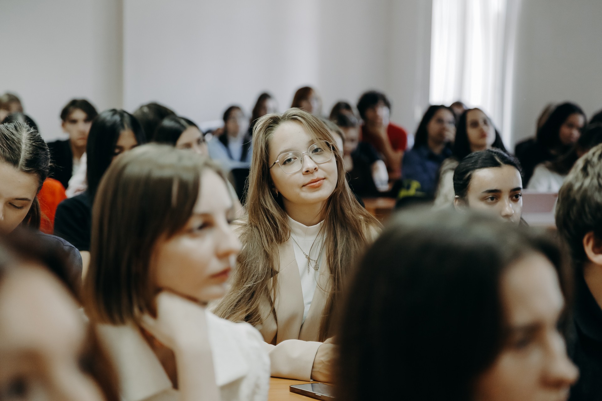 Открытая лекция Дмитрия Мартынова прошла в ИМОИиВ Открытая лекция Дмитрия Мартынова прошла в ИМОИиВ