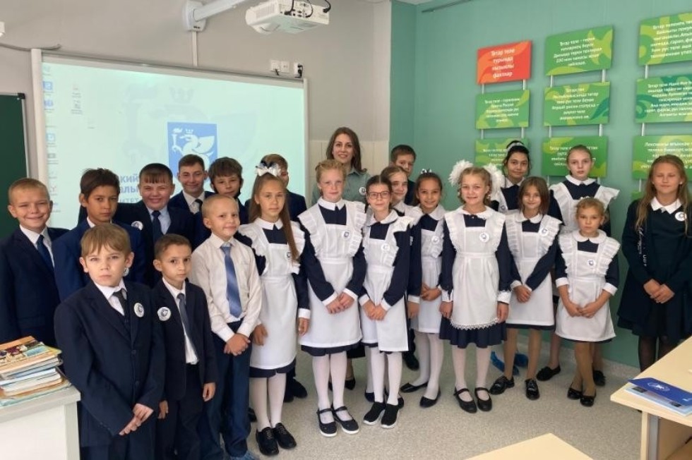 Выпускники Елабужского института КФУ начали работать в школе Выпускники Елабужского института КФУ начали работать в школе