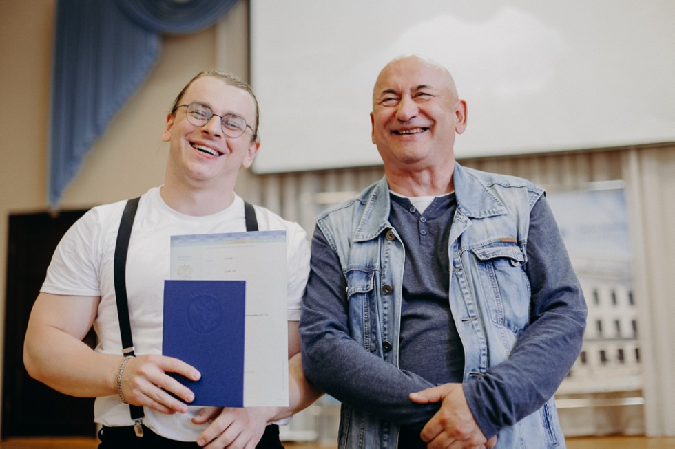 Состоялось торжественное вручение дипломов выпускникам бакалавриата по направлению Состоялось торжественное вручение дипломов выпускникам бакалавриата по направлению