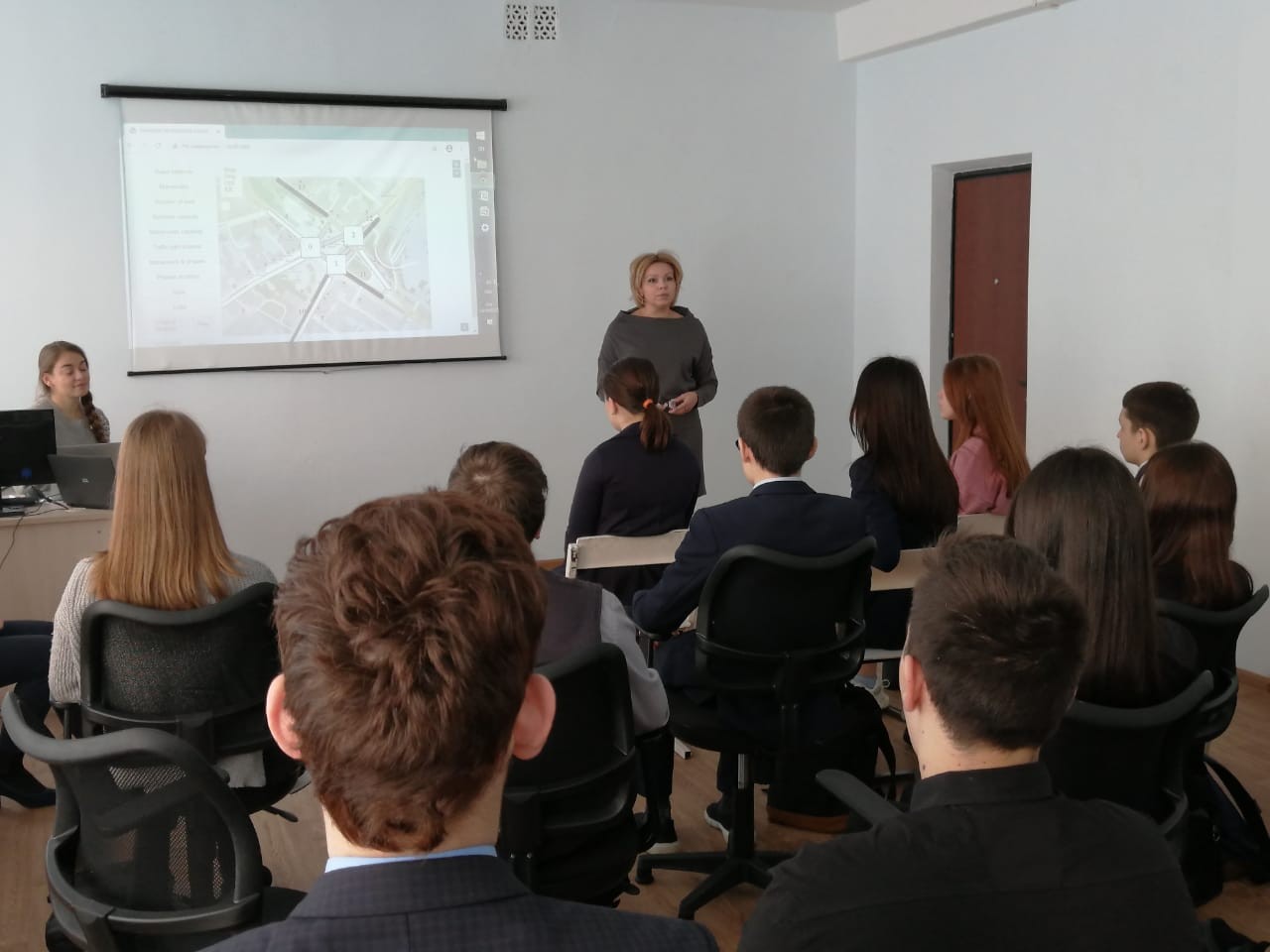 Уроки по It -технологиям для учеников СОШ № 3 г. Менделеевск Уроки по It -технологиям для учеников СОШ № 3 г. Менделеевск