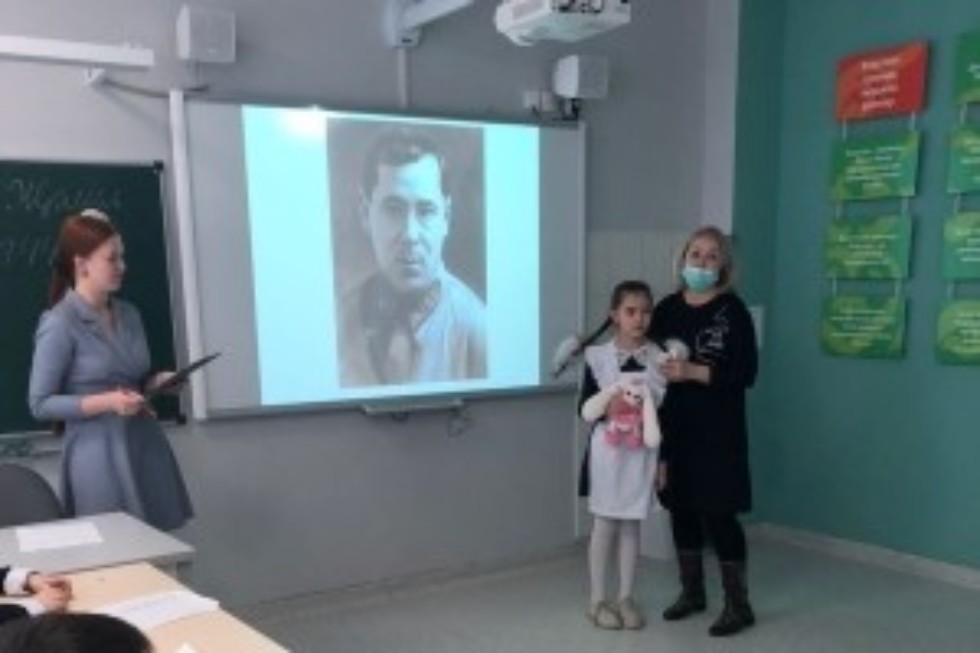 В 'Университетской' школе прошла неделя, посвященная творчеству советского татарского поэта Мусы Джалиля ,Елабужский институт КФУ