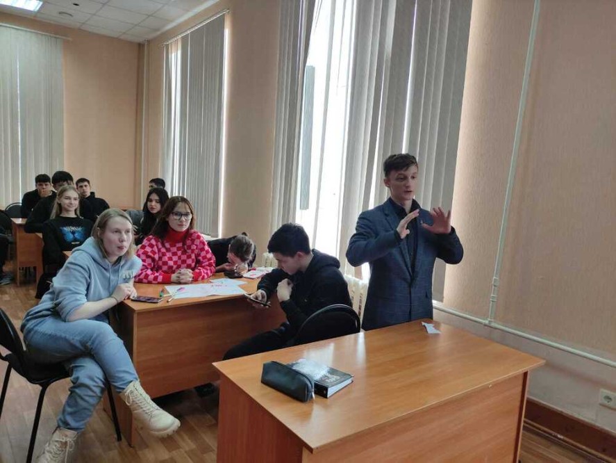 Преподаватели Елабужского института КФУ продолжают работу со школьниками психолого-педагогических классов г. Елабуги Преподаватели Елабужского института КФУ продолжают работу со школьниками психолого-педагогических классов г. Елабуги