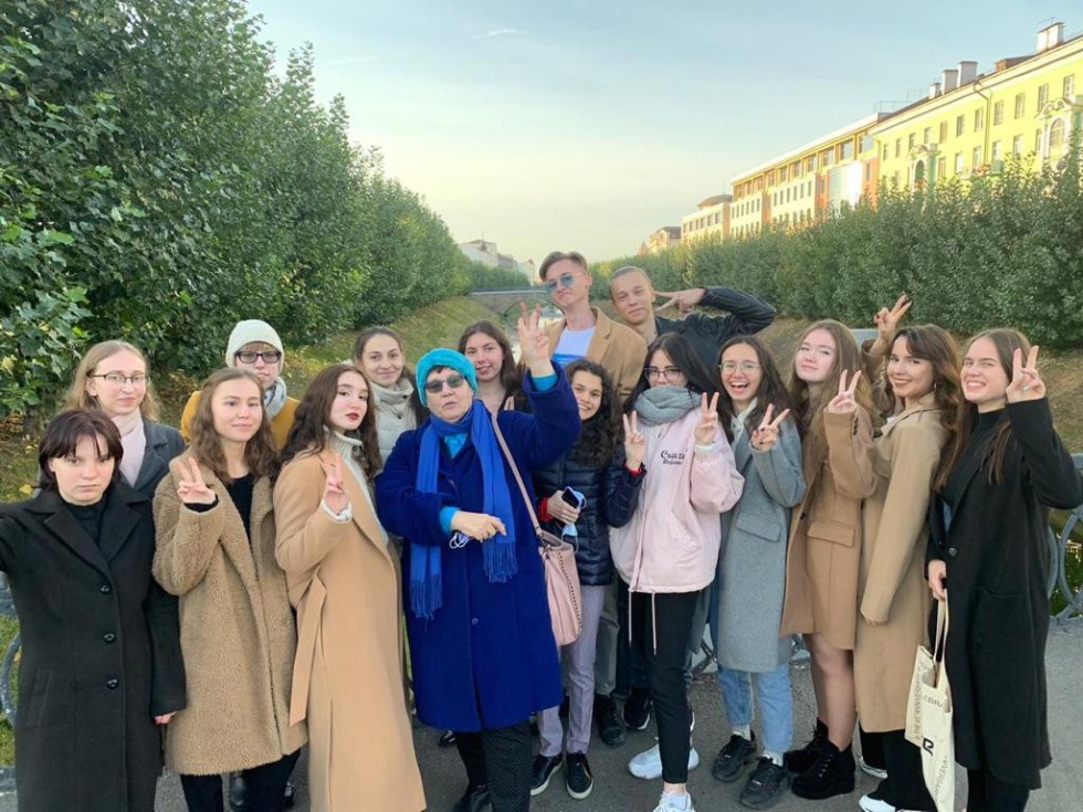 Знакомство с миром университетского двора для культурологов Знакомство с миром университетского двора для культурологов