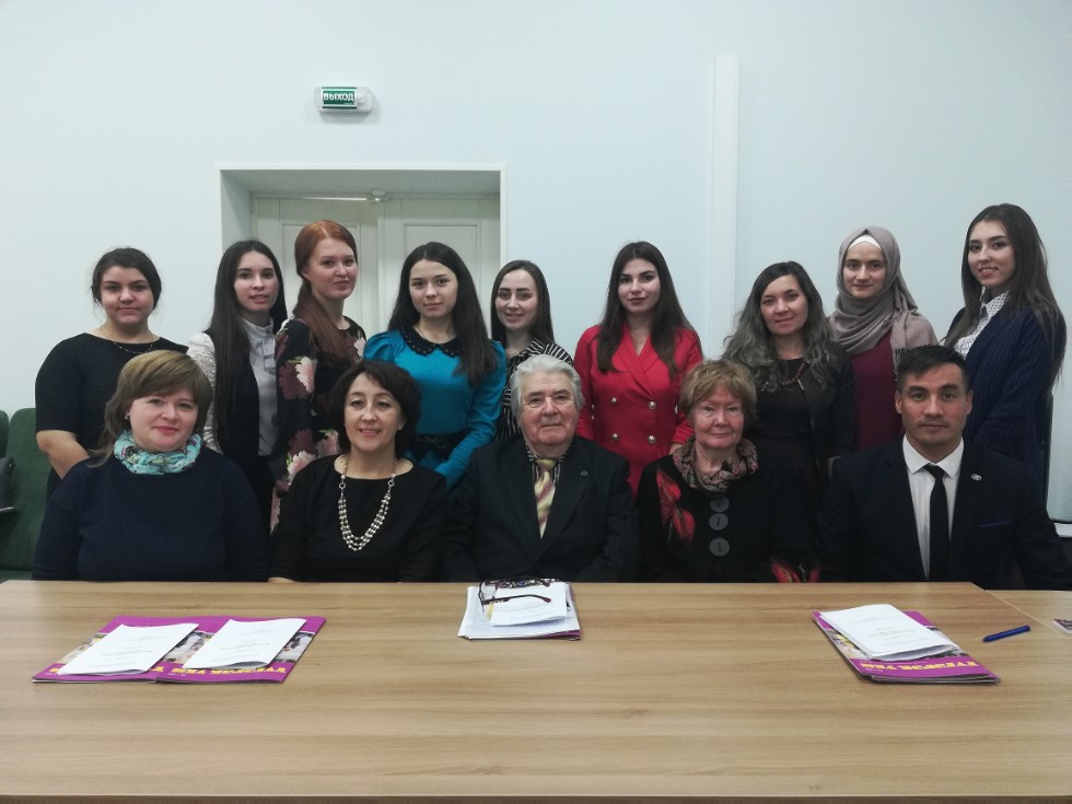 'Яшь фольклорчы мәктәбе' укулары 'Яшь фольклорчы мәктәбе' укулары