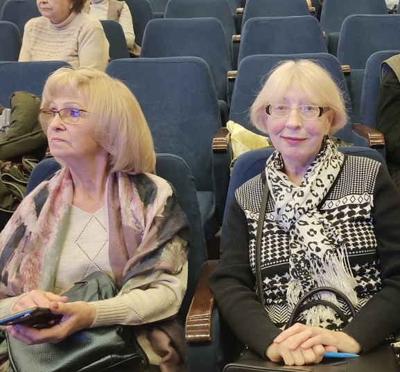 Студенты элегантного возраста прослушали лекцию Студенты элегантного возраста прослушали лекцию