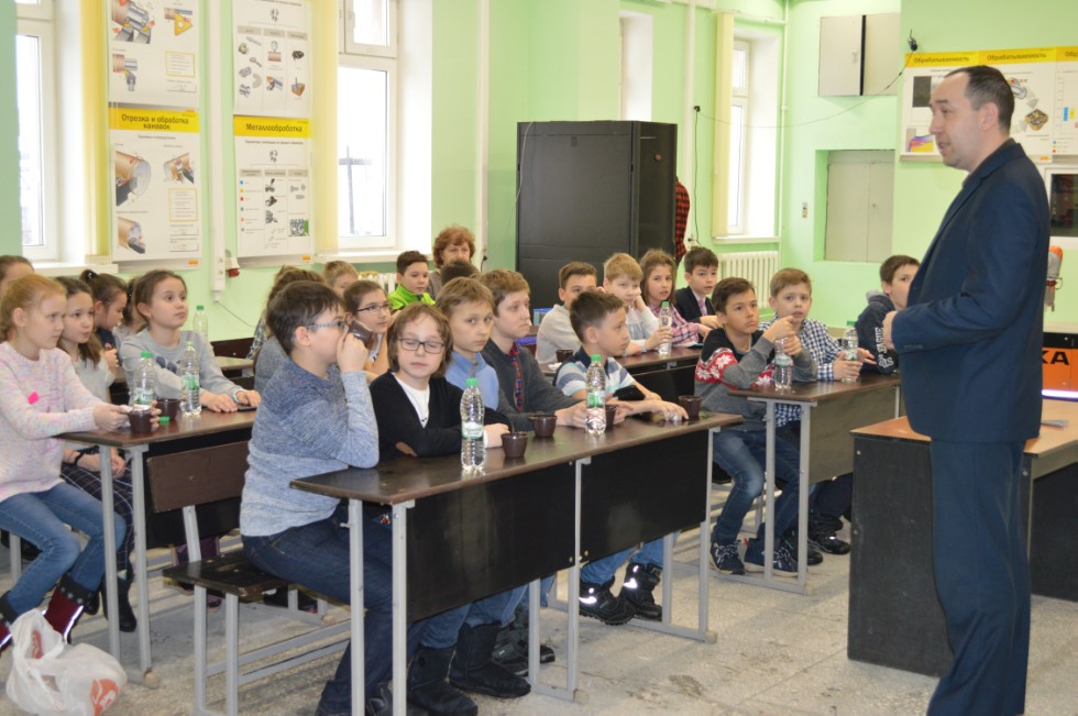 ����������� 4 ������ �������� �19 �������� ���������� �������� � ���������-������������ ������ ���