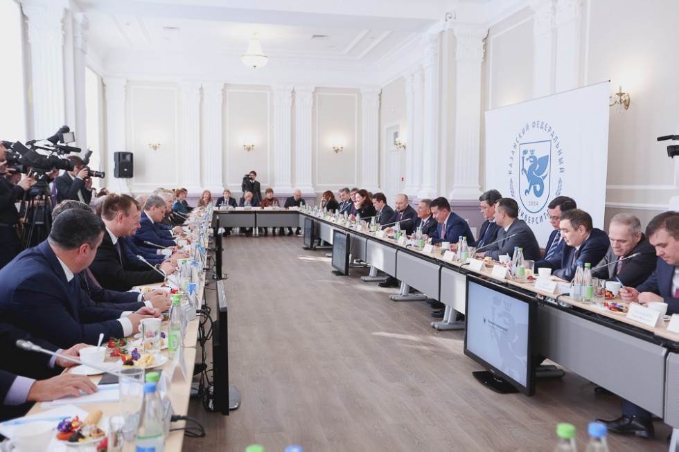 President of Tatarstan Rustam Minnikhanov Met with Medical Professionals in Renovated KFU Facilities