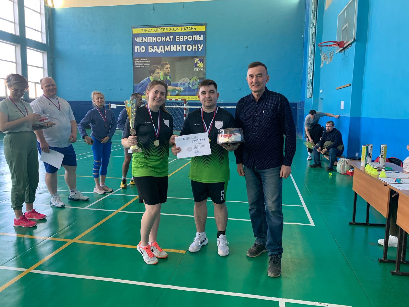 Лично-командный турнир по бадминтону среди работников КФУ и членов их семей Лично-командный турнир по бадминтону среди работников КФУ и членов их семей